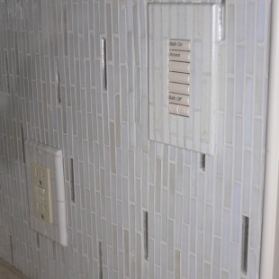 Color matching of mosaic tiles